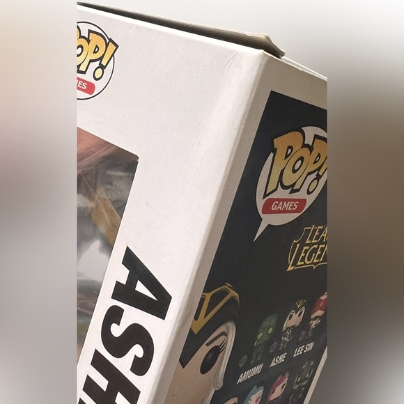 Funko POP Games League of Legends Ashe #02 Vinyl Figure Vaulted In Box - Picture 7 of 8